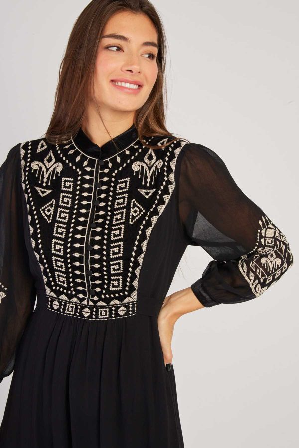 Robe longue brodée avec détails en velours VERA - Image 5