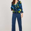 Blouse imprimée col V manches longues FELINE - Image 4