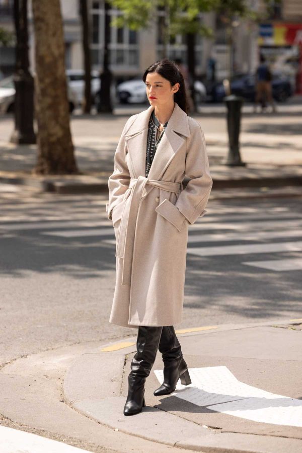 Manteau long uni avec une ceinture LOYALE - Image 6