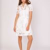Robe courte en tissu fleuri ajouré PENELOPE
