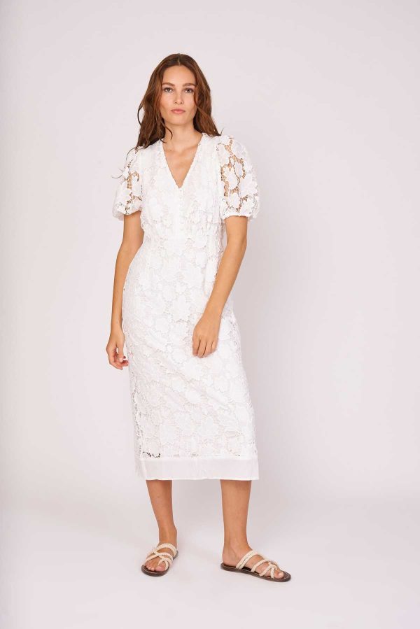 Robe mi-longue en dentelle motifs fleurs PLACIDE